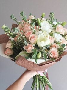 hand buket bunga Bintang Florist Gresik