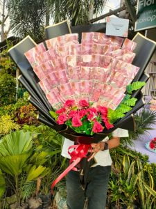 Hand Buket Uang