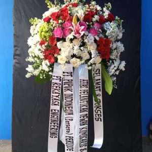 Bunga Standing Krans Bintang Florist Gresik