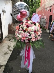 Bunga Standing Krans Bintang Florist Gresik